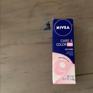 The Lipstick re very pretty